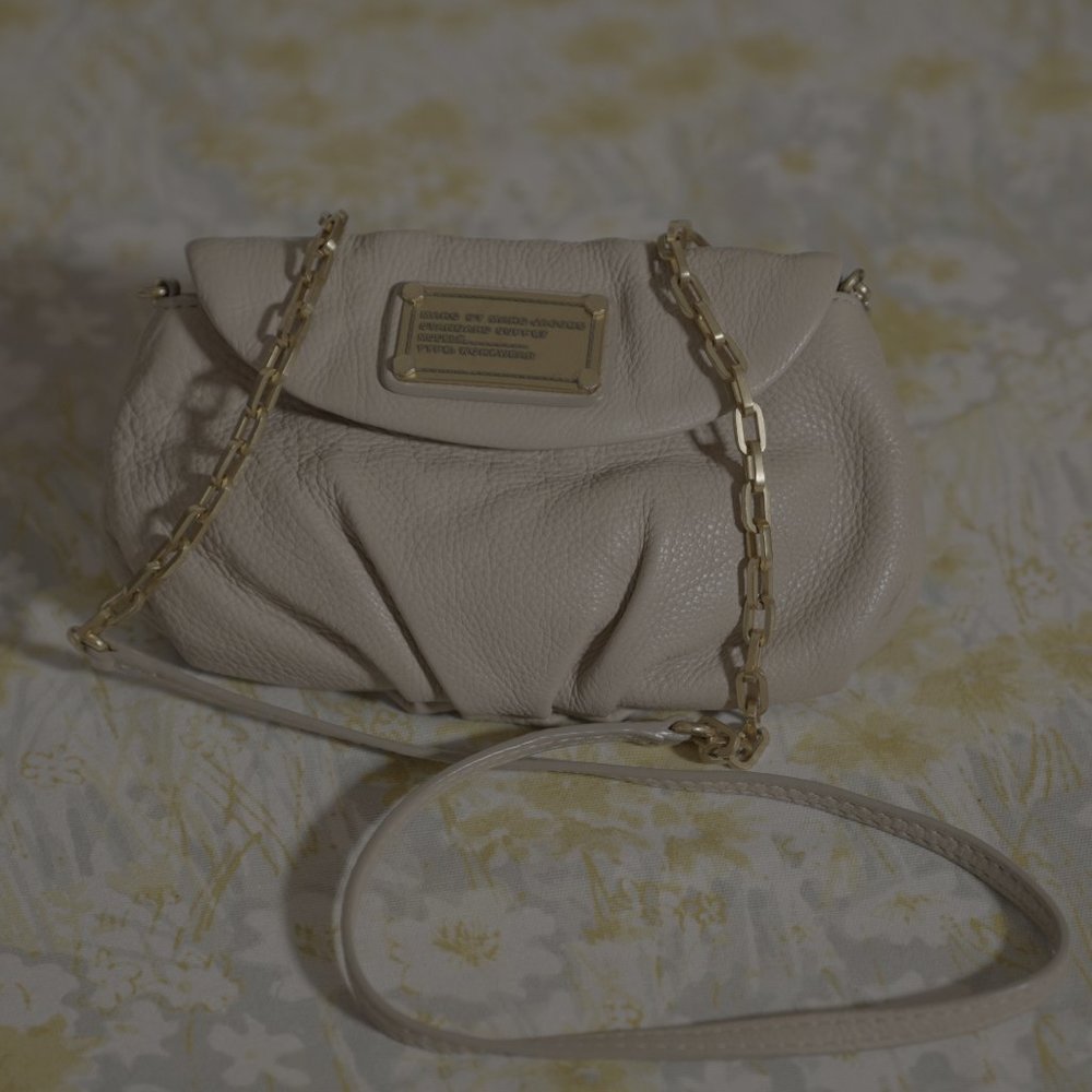 Marc Jacobs Crossbody with gold chain